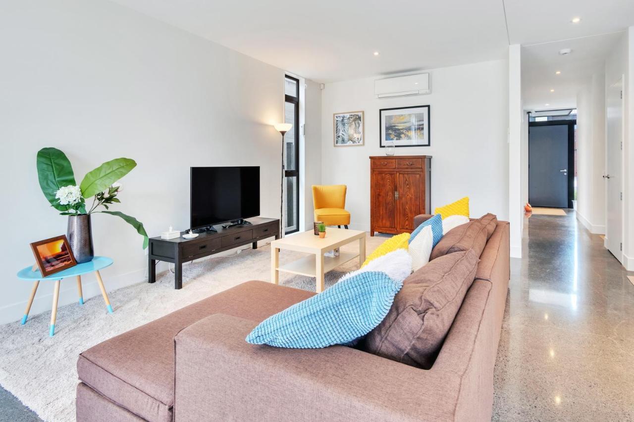 Villa Blissful Breeze Townhouse With Parking And Patio Auckland Exterior foto