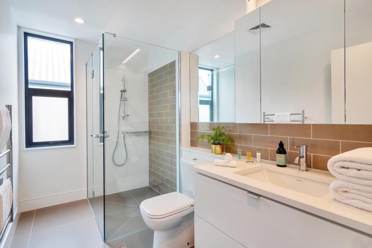 Villa Blissful Breeze Townhouse With Parking And Patio Auckland Exterior foto
