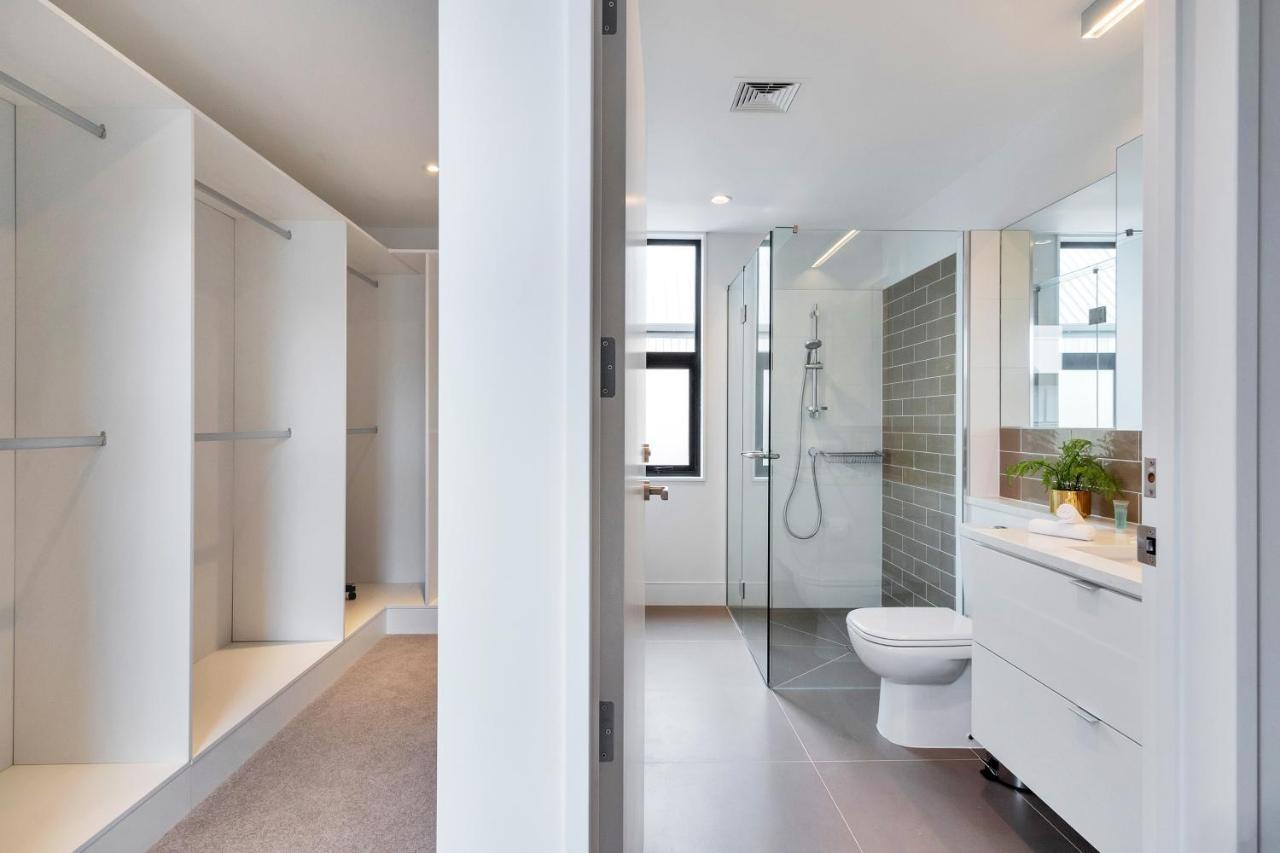 Villa Blissful Breeze Townhouse With Parking And Patio Auckland Exterior foto