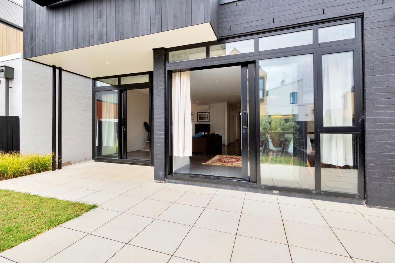 Villa Blissful Breeze Townhouse With Parking And Patio Auckland Exterior foto