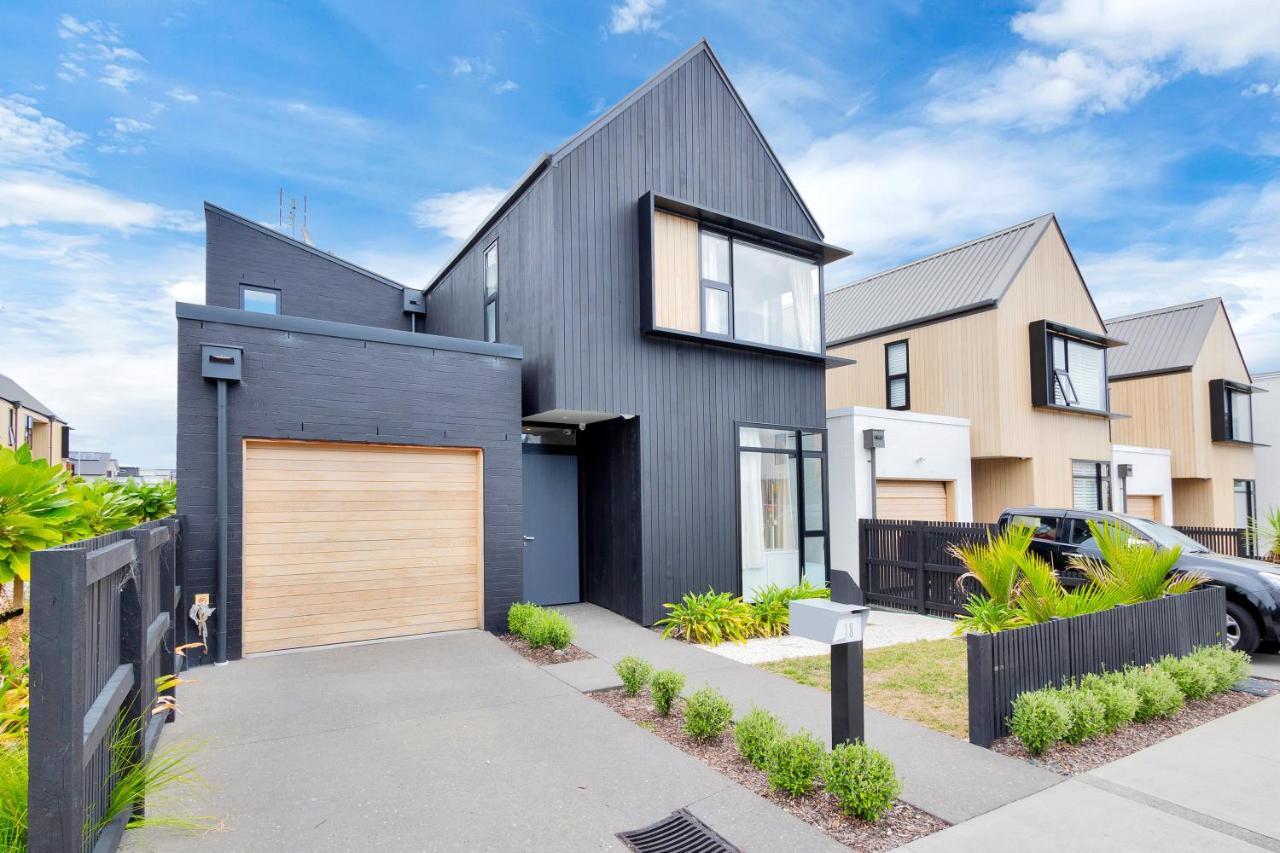 Villa Blissful Breeze Townhouse With Parking And Patio Auckland Exterior foto